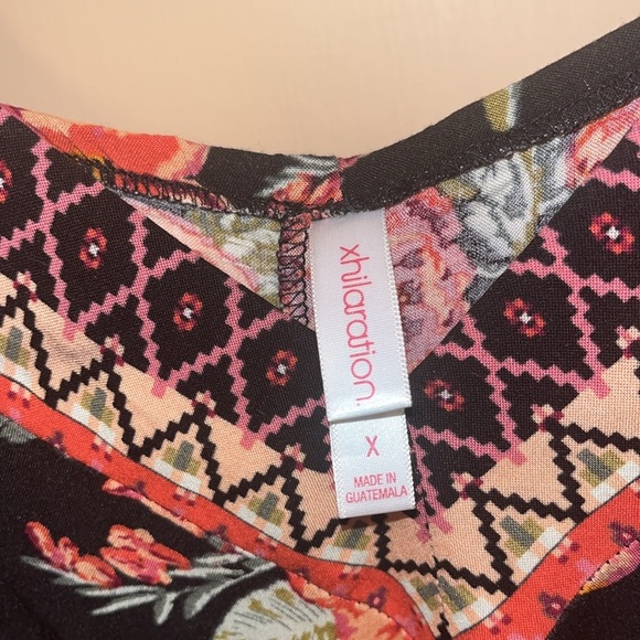 Xhilaration jumpsuit black floral adjustable straps, slit wide pants size 1X - Picture 6 of 10